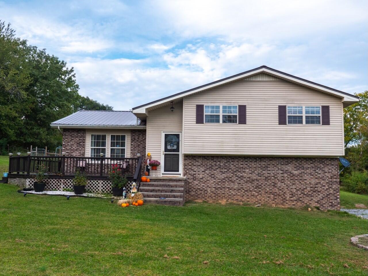 664 Shoemake Road Crossville, TN 38571 - Photo 2 of 30 download