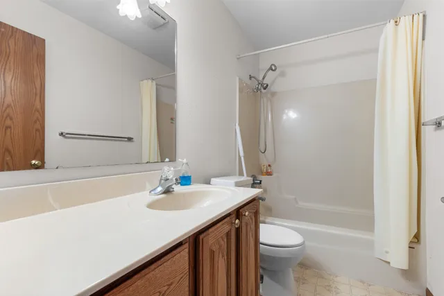 $279,900 | 217 Hancock Drive, Orangeville, IL 61060