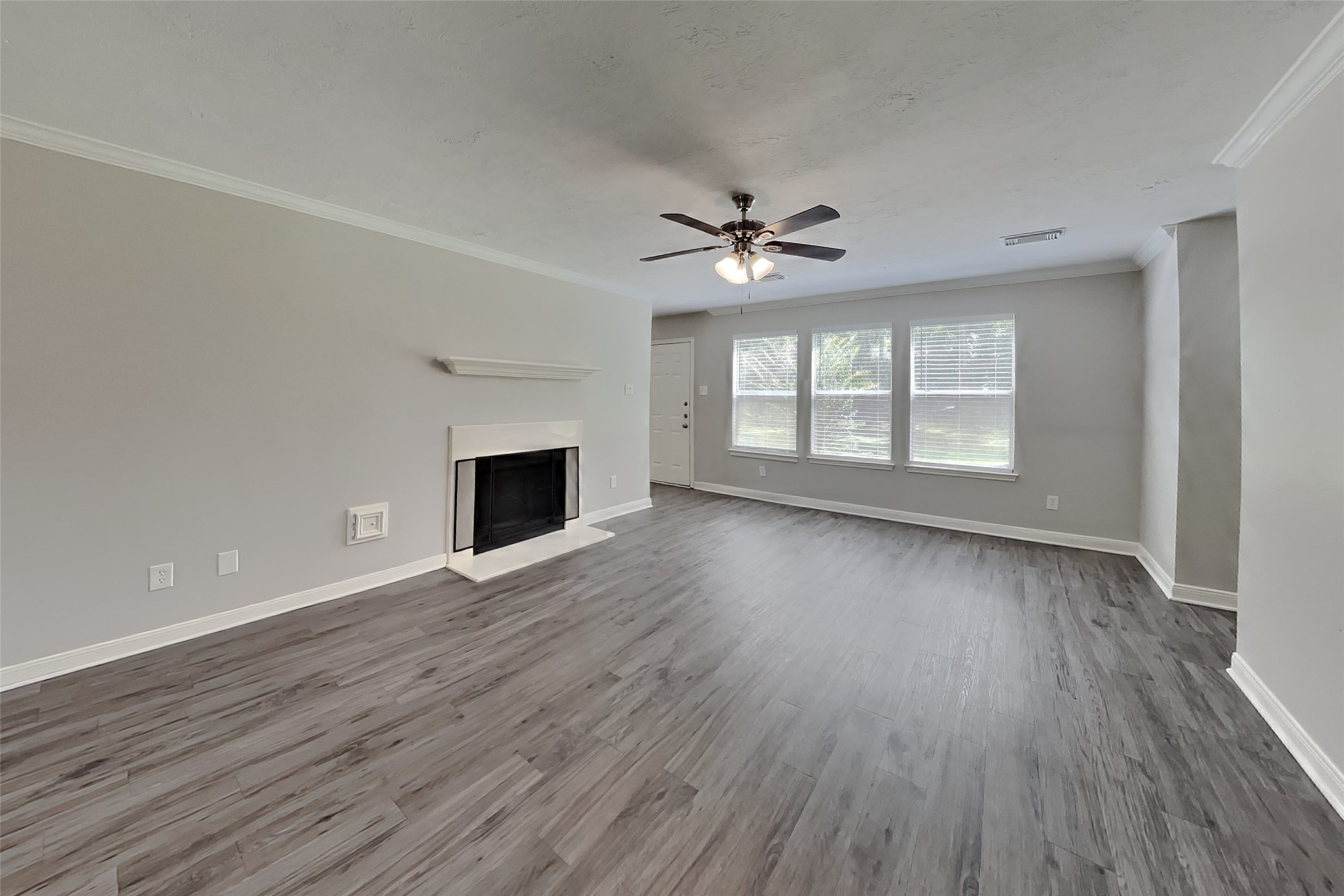 814 Gunnison Magnolia, TX 77354 - Photo 2 of 22
