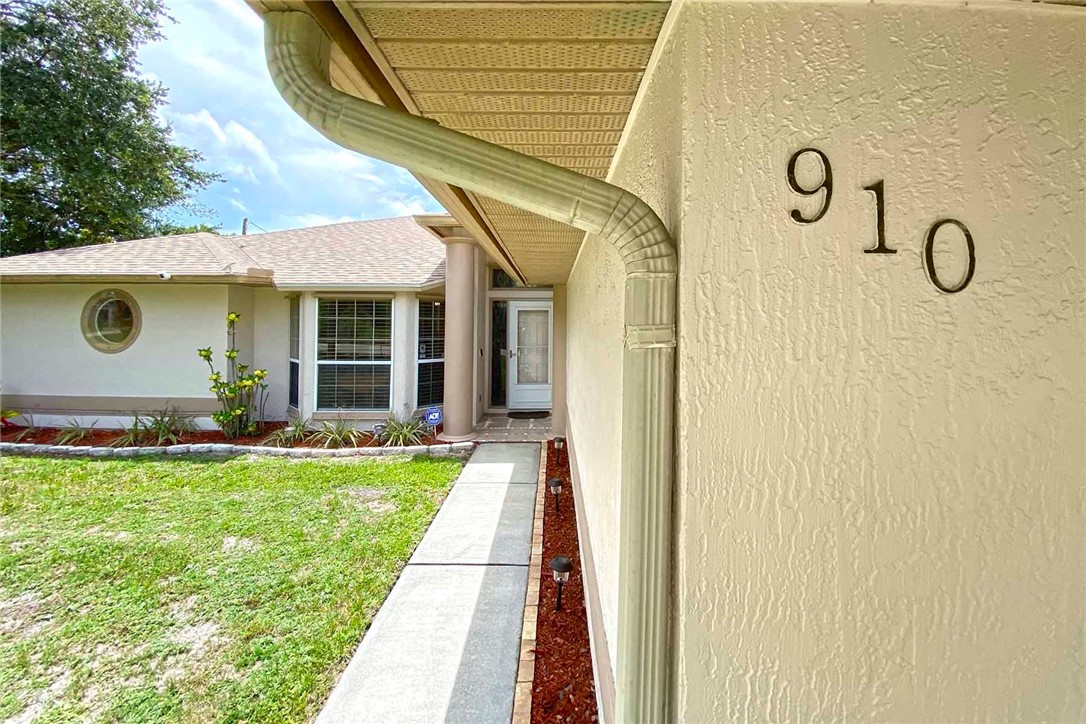 910 Roseland Road Sebastian, FL 32958 - Photo 3 of 36 Gallery Image 3