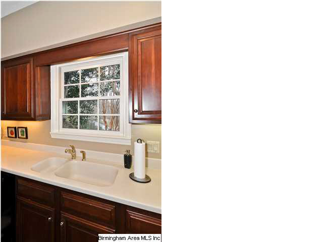 4525 Dolly Ridge Road Birmingham, AL 35243 - Photo 12 of 32