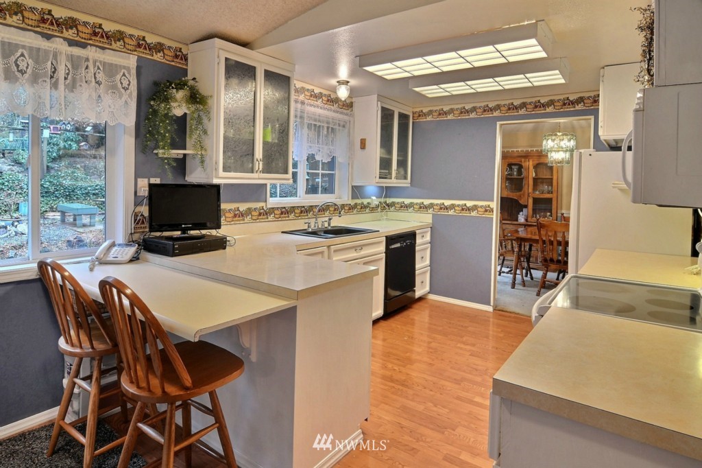 14520 Willow Road Southeast Port Orchard, WA 98367 - Photo 4 of 22 Gallery Image 4