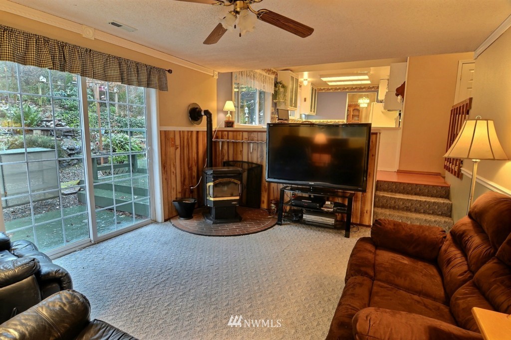 14520 Willow Road Southeast Port Orchard, WA 98367 - Photo 8 of 22 Gallery Image 8