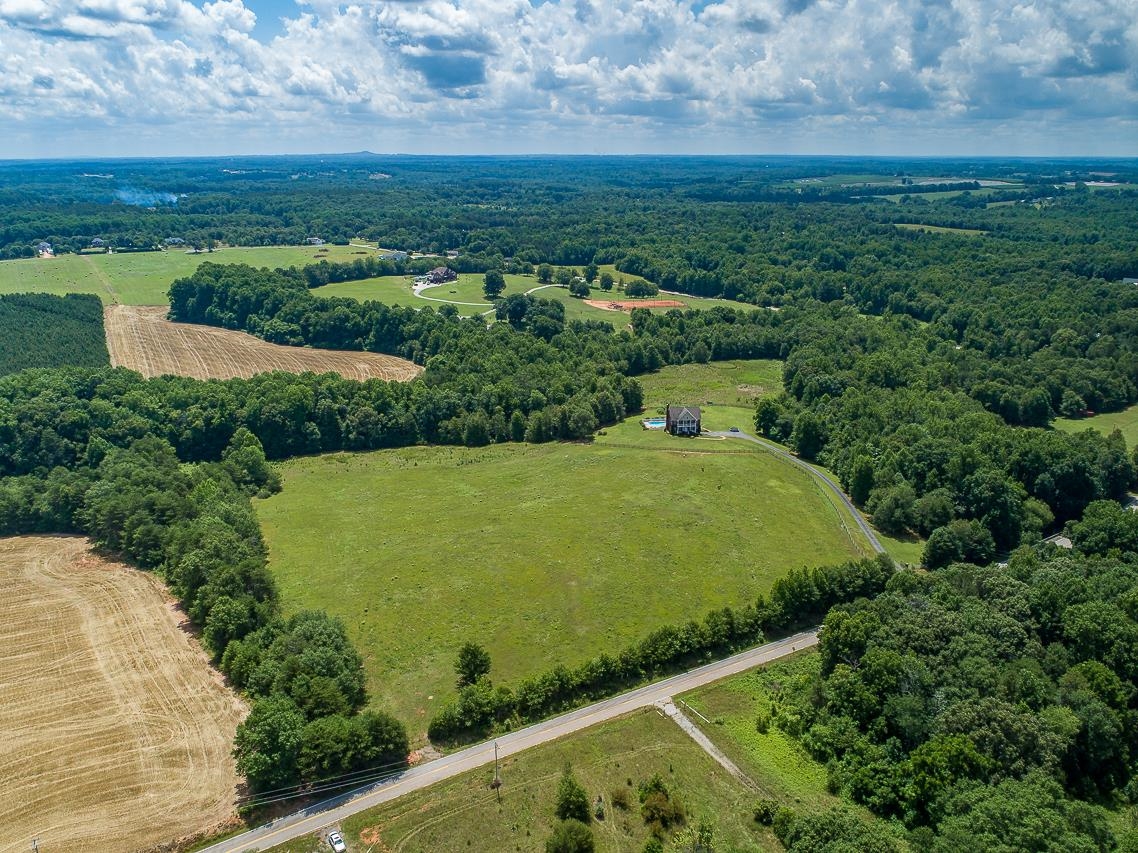 1110 Cooley Springs School Road Chesnee, SC 29323 - Photo 4 of 32 Gallery Image 4