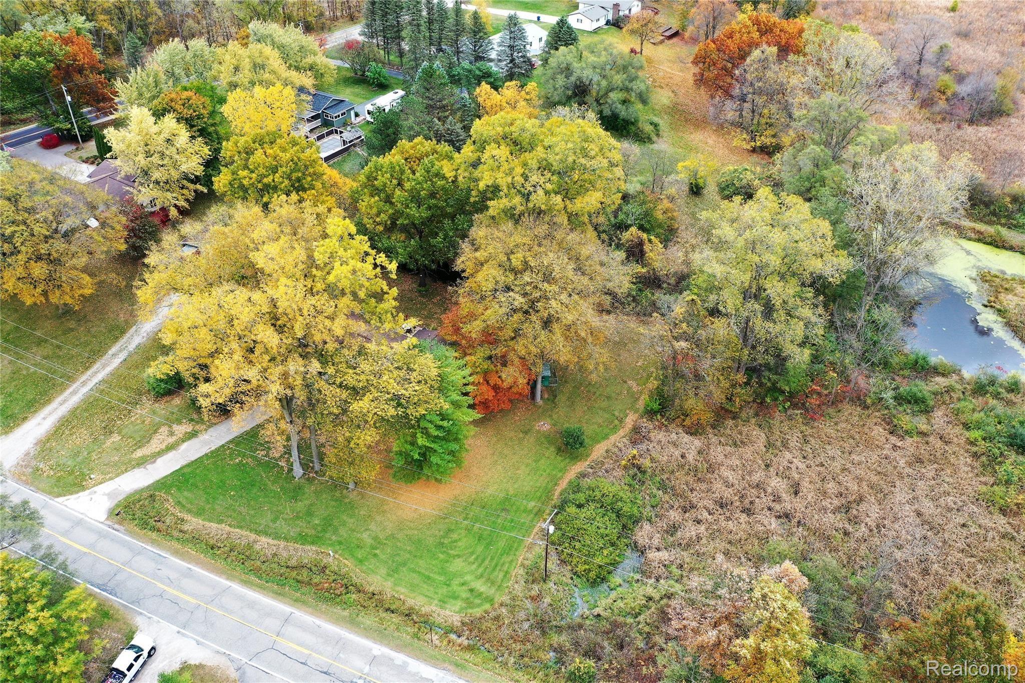 10498 Carmer Road Fenton, MI 48430 - Photo 3 of 40 DJI_0555.JPG