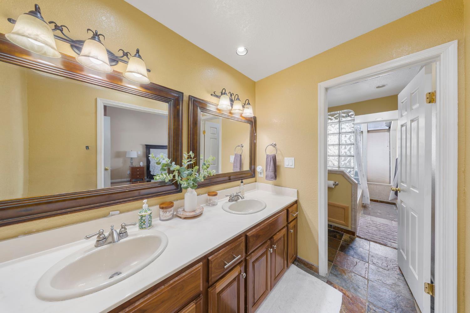 501 Rose Avenue, Unit 22 Modesto, CA 95355 - Photo 23 of 33