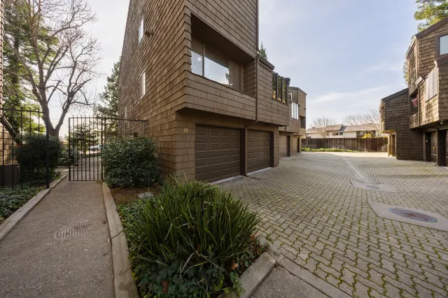 $275,000 | 501 Rose Avenue, Unit 22, Modesto, CA 95355