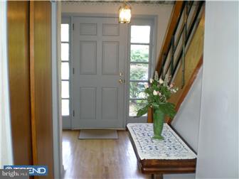 617 Store Road Harleysville, PA 19438 - Photo 3 of 12 Foyer