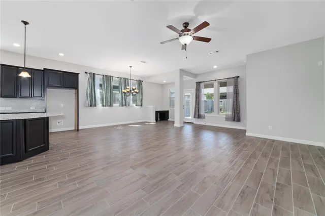 a view of a big room with a big yard