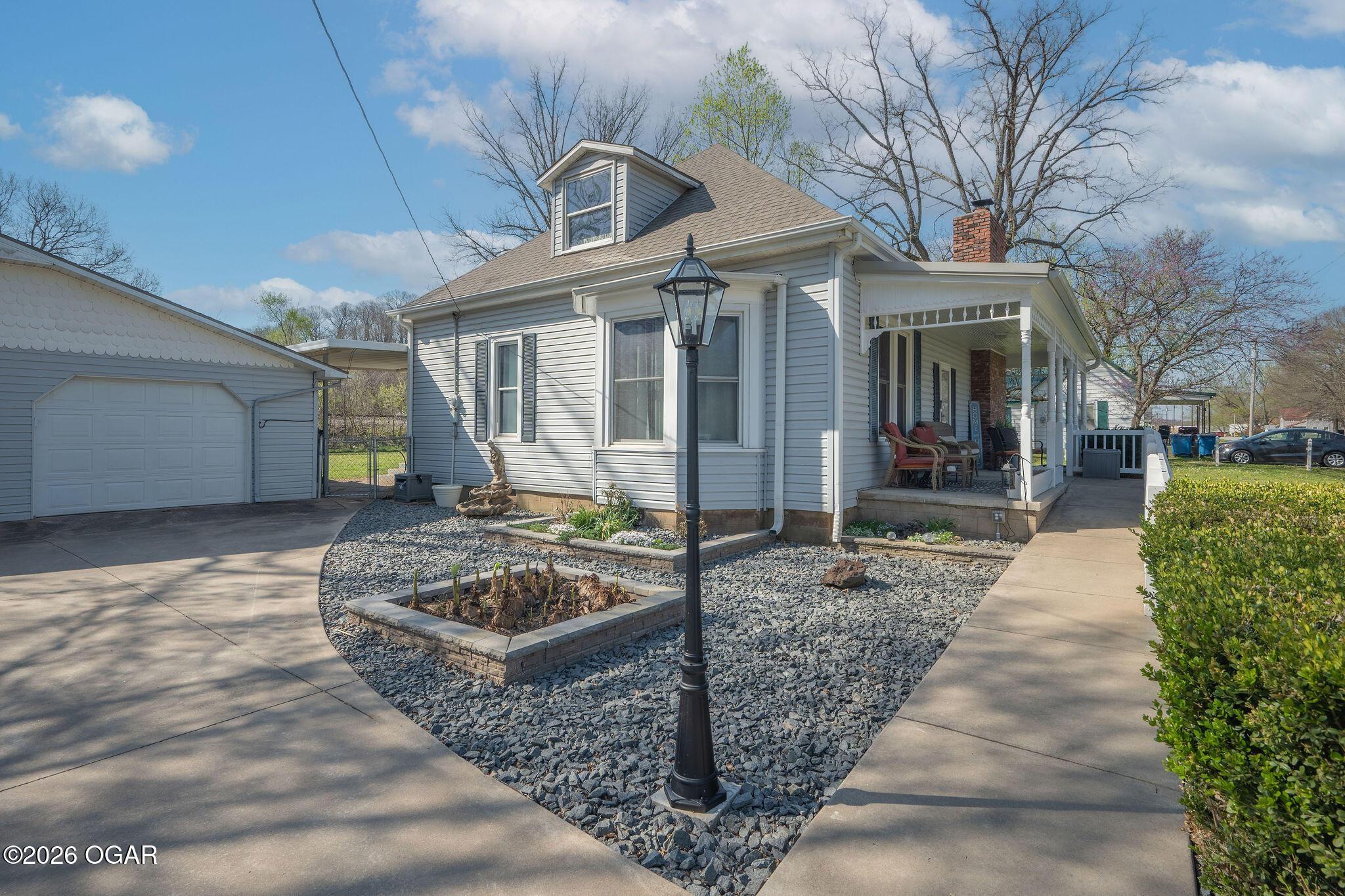 436 Oneida Street Seneca, MO 64865 - Photo 3 of 51 20260401015802986333000000-o