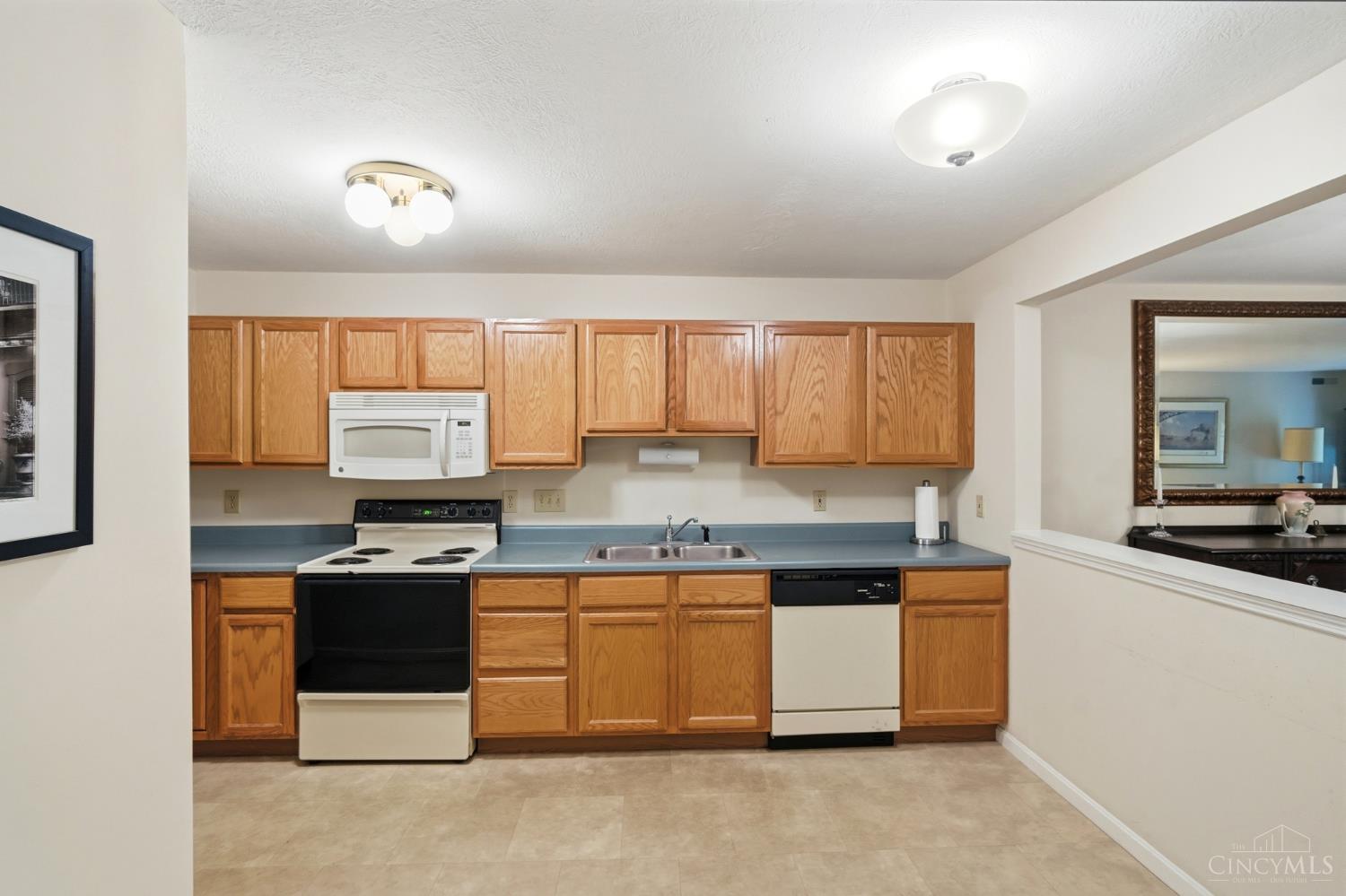 843 Neeb Road, Unit 1 Cincinnati, OH 45233 - Photo 13 of 35