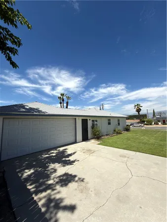 $3,200 | 24471 University Avenue, Loma Linda, CA 92354