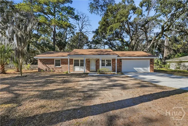 $2,500 | 817 Walthour Road, Savannah, GA 31410