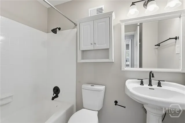 $2,500 | 817 Walthour Road, Savannah, GA 31410