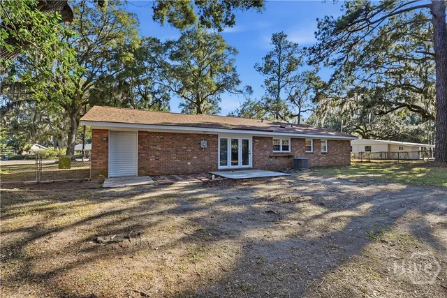 $2,500 | 817 Walthour Road, Savannah, GA 31410