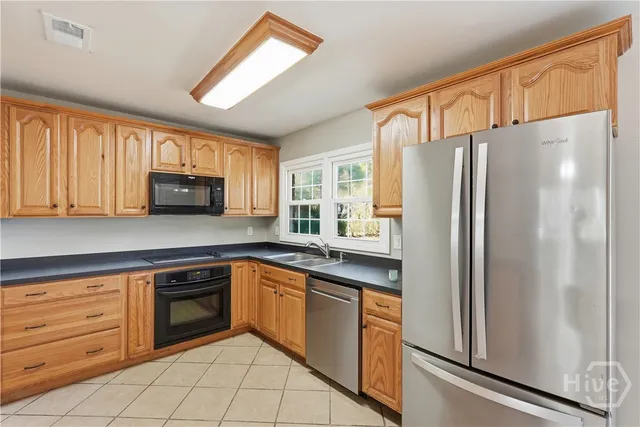 $2,500 | 817 Walthour Road, Savannah, GA 31410