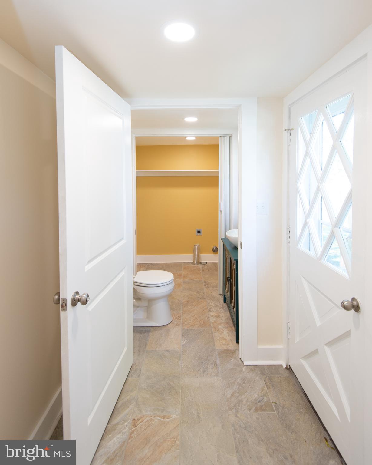315 Willis Street Cambridge, MD 21613 - Photo 11 of 31 half bath - 1st floor