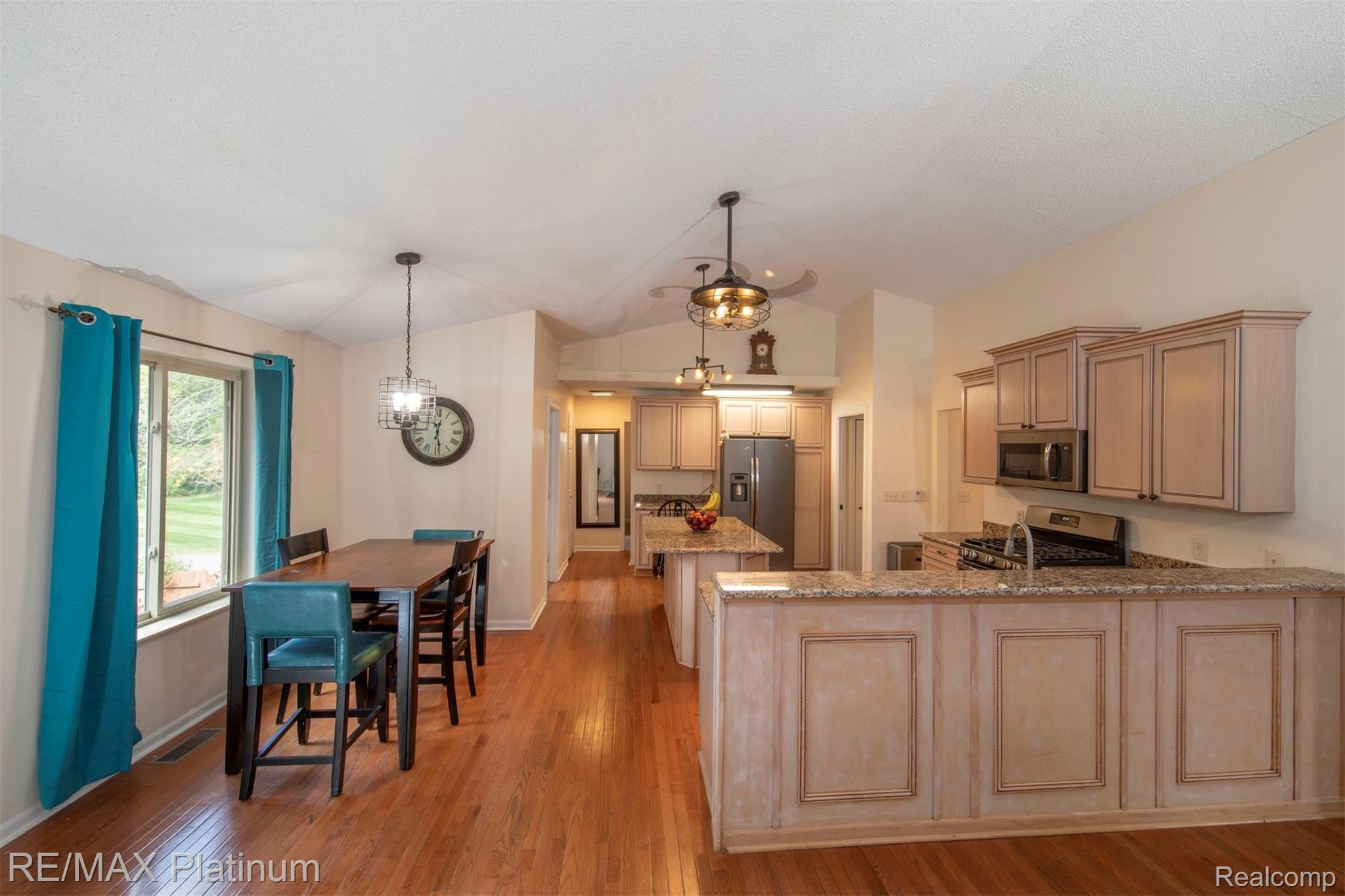542 South Hughes Road Howell, MI 48843 - Photo 6 of 26 Brand new countertops
