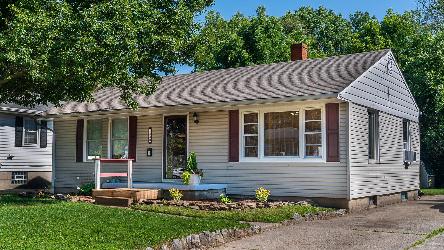 1349 Rutland Avenue Springfield, OH 45505 - Photo 2 of 30