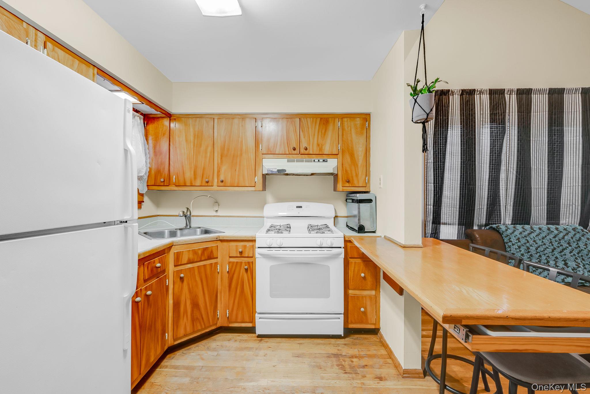 650 College Road Farmingville, NY 11738 - Photo 9 of 20