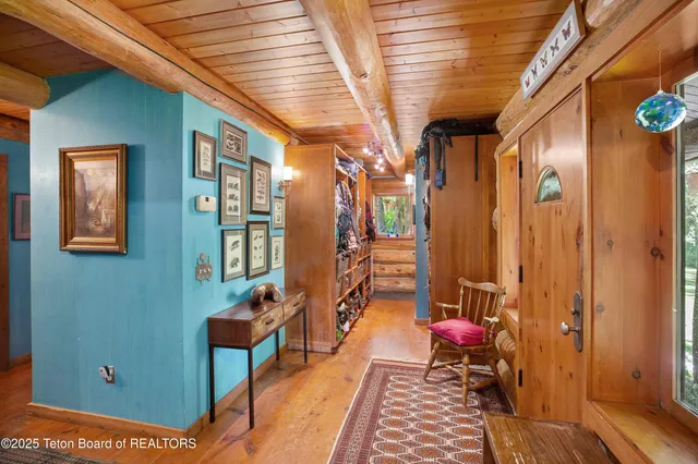 $12,900,000 | 2945 Hunt Lane, Wilson, WY 83014