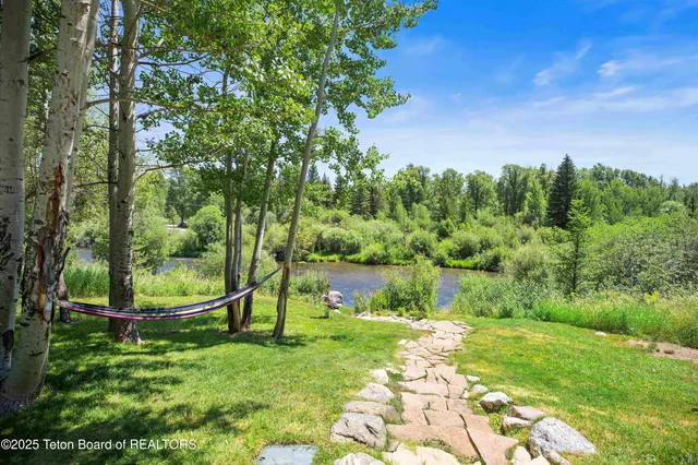 $12,900,000 | 2945 Hunt Lane, Wilson, WY 83014