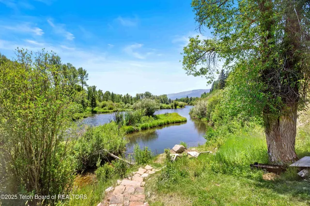 $12,900,000 | 2945 Hunt Lane, Wilson, WY 83014