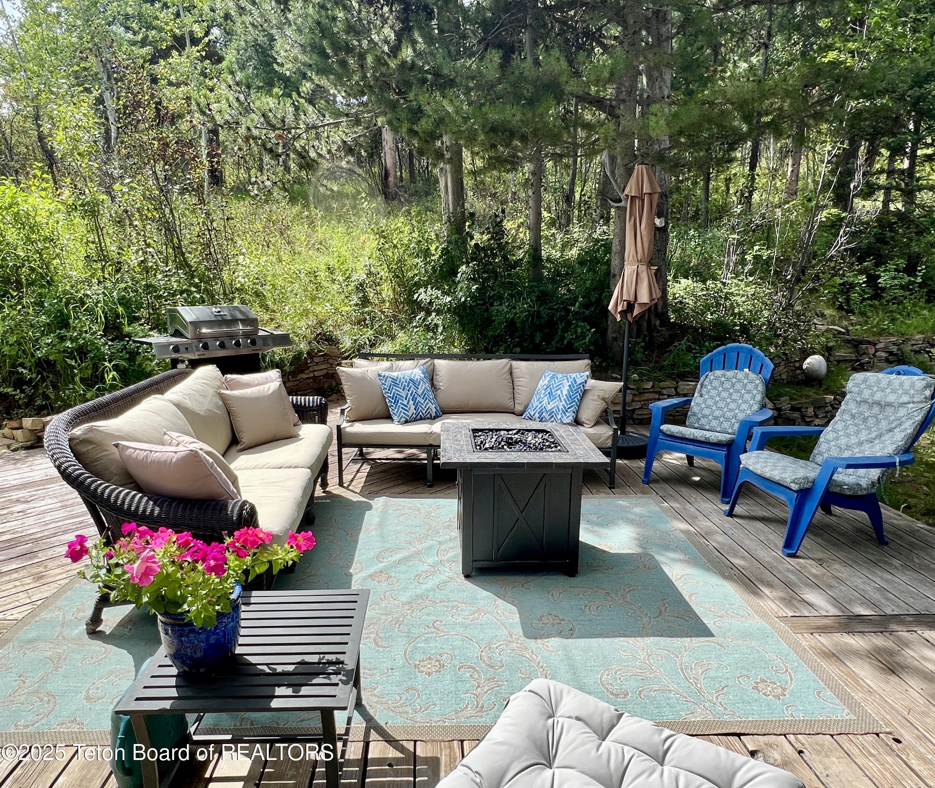 2945 Hunt Lane Wilson, WY 83014 - Photo 31 of 79 Back Deck Furn2