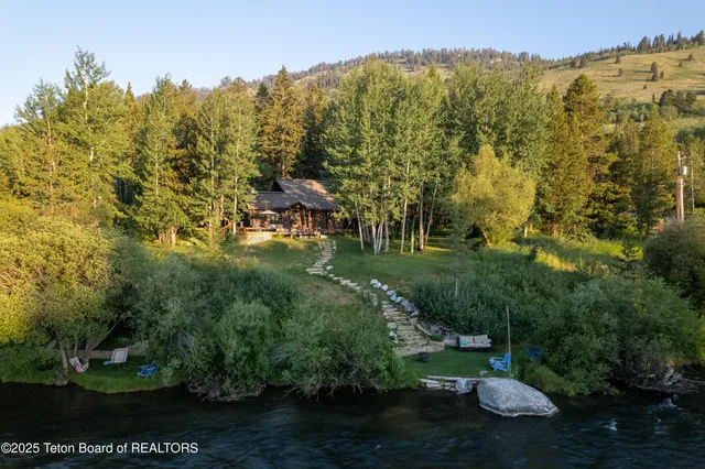 $12,900,000 | 2945 Hunt Lane, Wilson, WY 83014