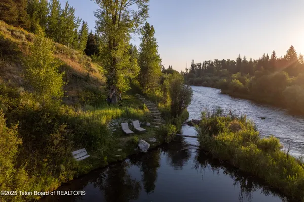 $12,900,000 | 2945 Hunt Lane, Wilson, WY 83014