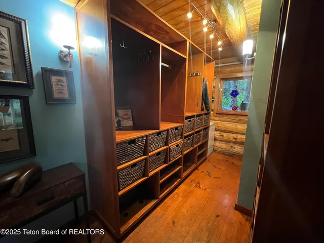 $12,900,000 | 2945 Hunt Lane, Wilson, WY 83014