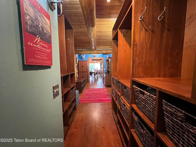 $12,900,000 | 2945 Hunt Lane, Wilson, WY 83014