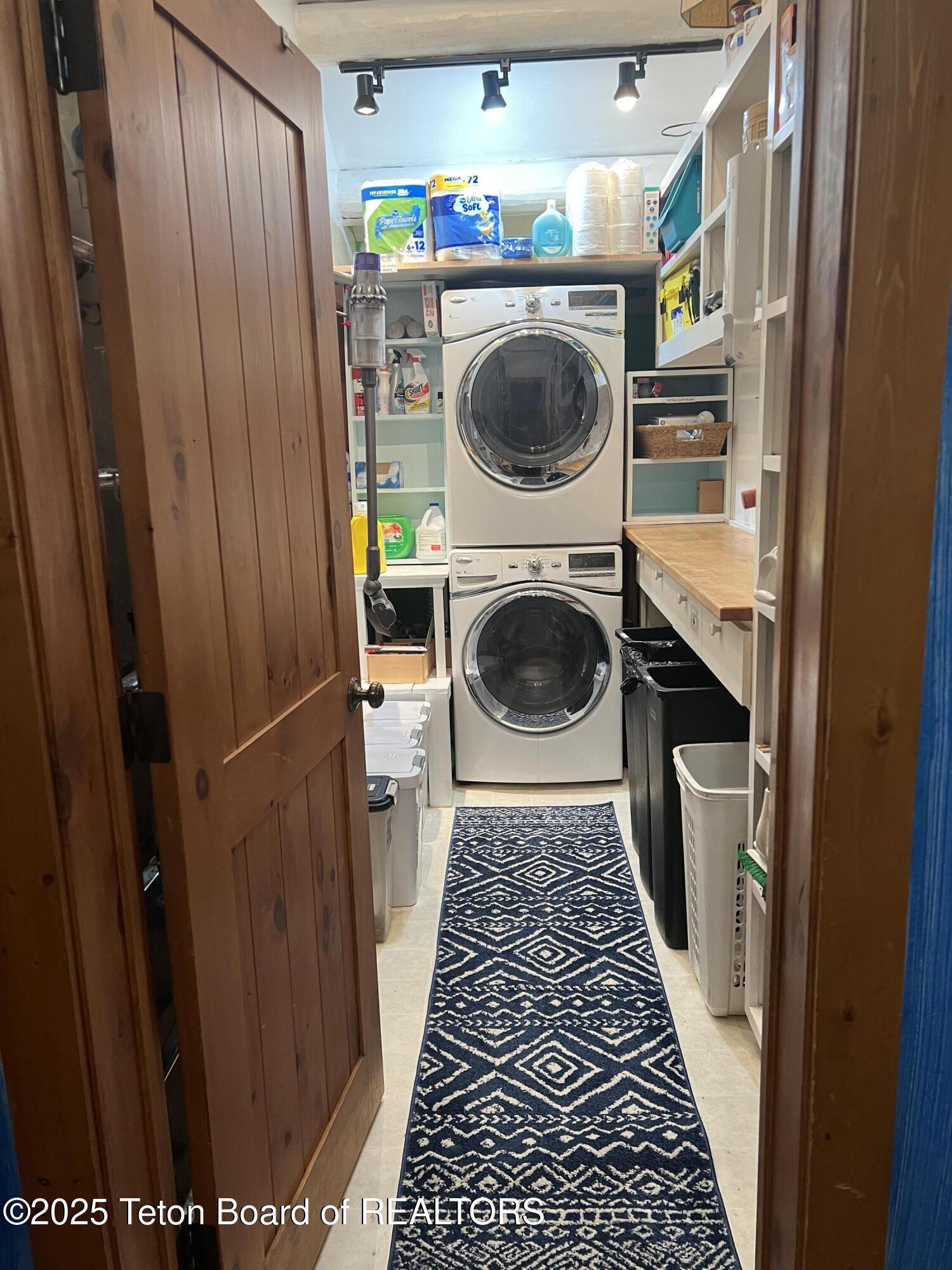 2945 Hunt Lane Wilson, WY 83014 - Photo 70 of 79 Laundry