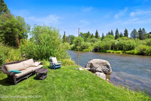 $12,900,000 | 2945 Hunt Lane, Wilson, WY 83014