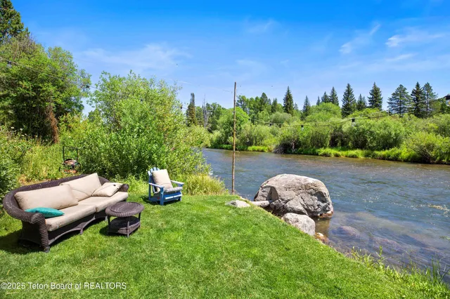 $12,900,000 | 2945 Hunt Lane, Wilson, WY 83014