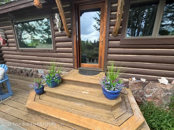 $12,900,000 | 2945 Hunt Lane, Wilson, WY 83014