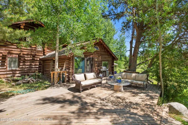 $12,900,000 | 2945 Hunt Lane, Wilson, WY 83014