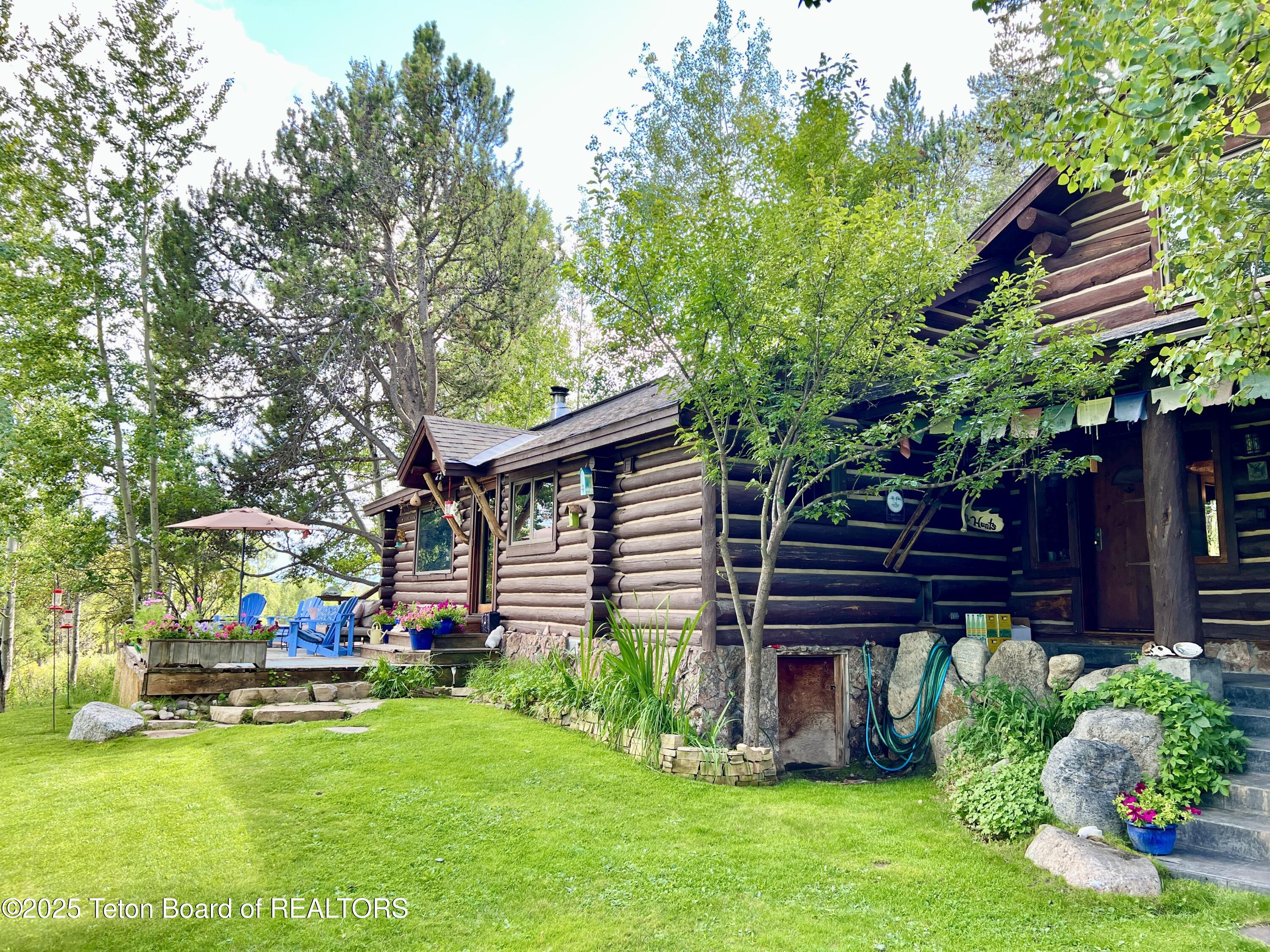 2945 Hunt Lane Wilson, WY 83014 - Photo 8 of 79 Cabin Lawn Deck