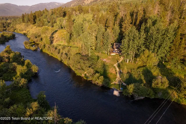 $12,900,000 | 2945 Hunt Lane, Wilson, WY 83014