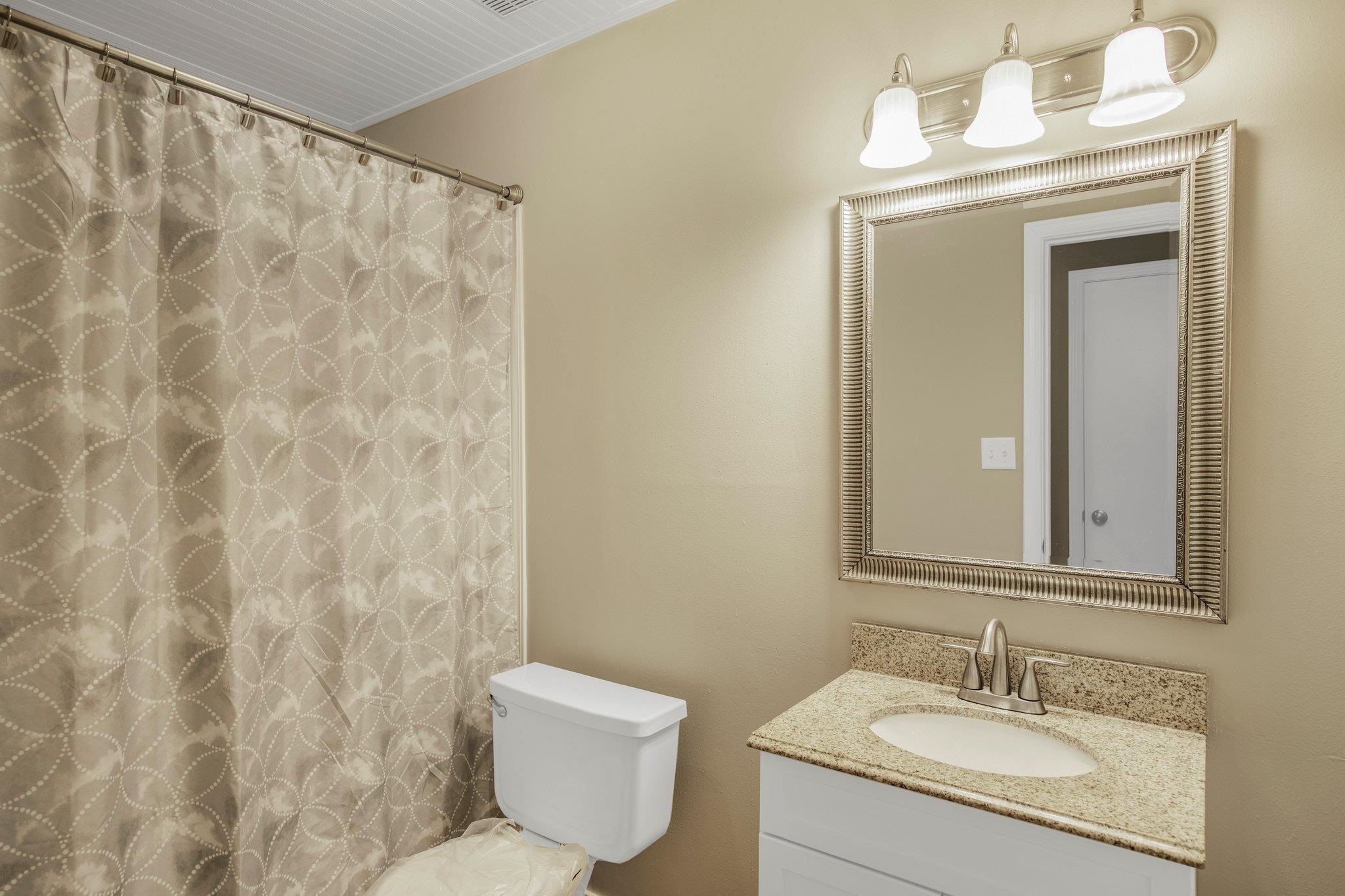 631 East Gate Circle Foley, AL 36535 - Photo 21 of 33 Bathroom 2