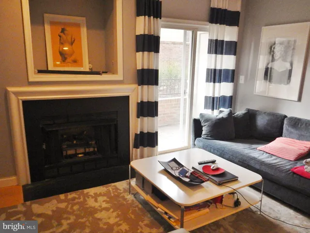 $2,500 | 1320 North Wayne Street, Unit 104, Arlington, VA 22201