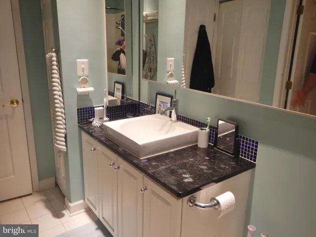 $2,500 | 1320 North Wayne Street, Unit 104, Arlington, VA 22201