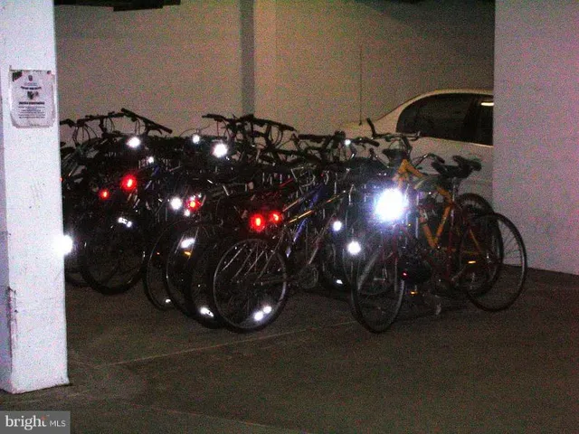 $2,500 | 1320 North Wayne Street, Unit 104, Arlington, VA 22201