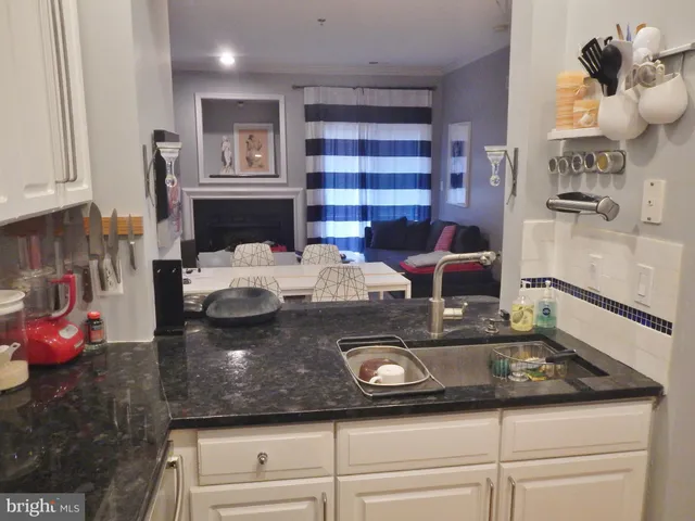 $2,500 | 1320 North Wayne Street, Unit 104, Arlington, VA 22201