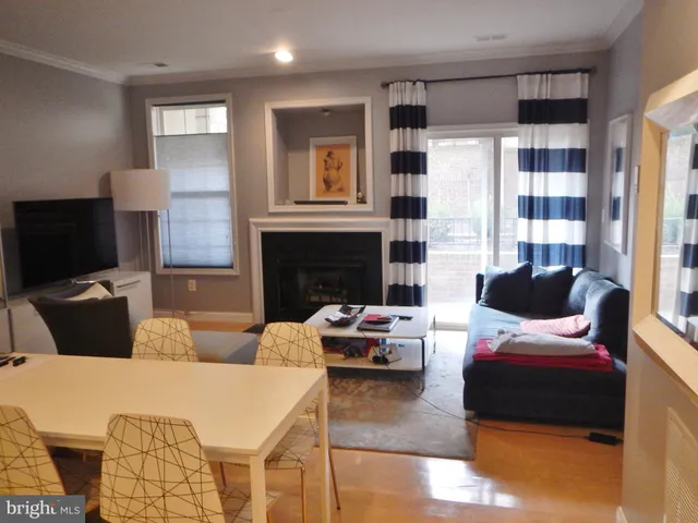 $2,500 | 1320 North Wayne Street, Unit 104, Arlington, VA 22201