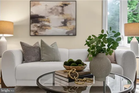 $850,000 | 19 South Abingdon Street, Arlington, VA 22204