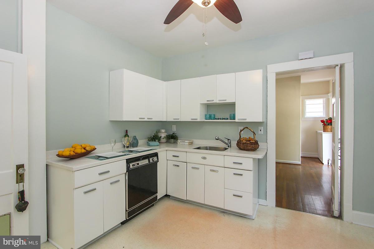 4205 Military Road Northwest Washington, DC 20015 - Photo 16 of 30 Interior (General)