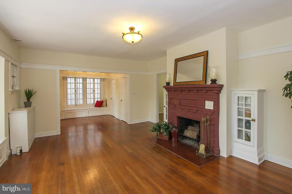 4205 Military Road Northwest Washington, DC 20015 - Photo 9 of 30 Interior (General)
