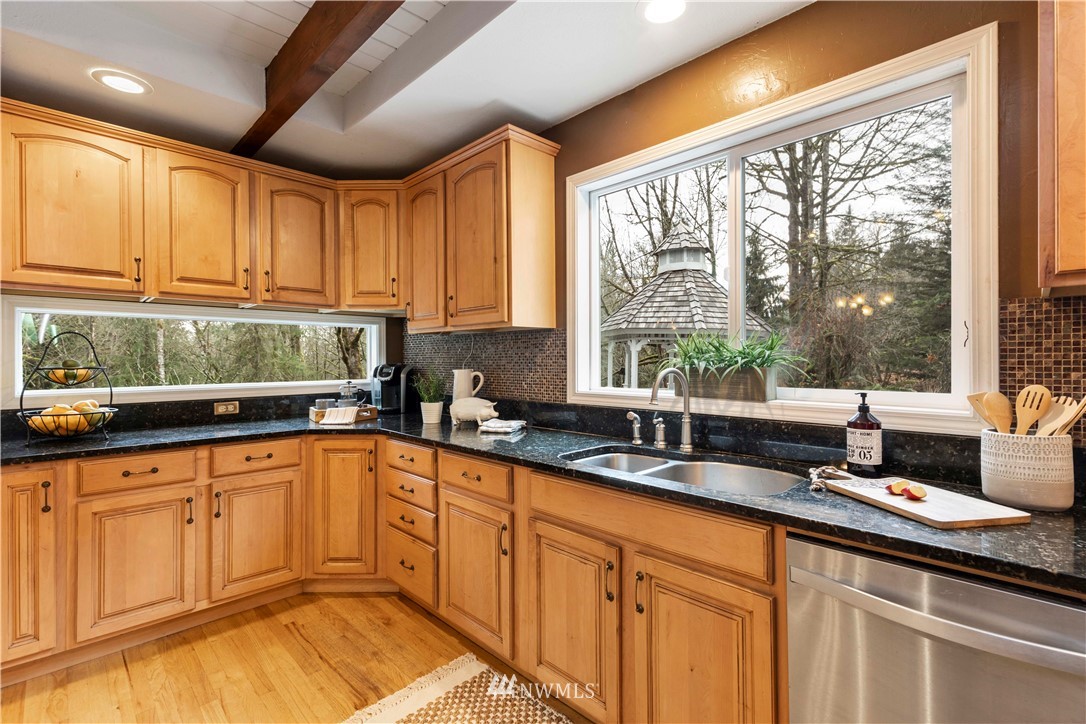 17639 Mountain View Road Northeast Duvall, WA 98019 - Photo 11 of 39 Gallery Image 11