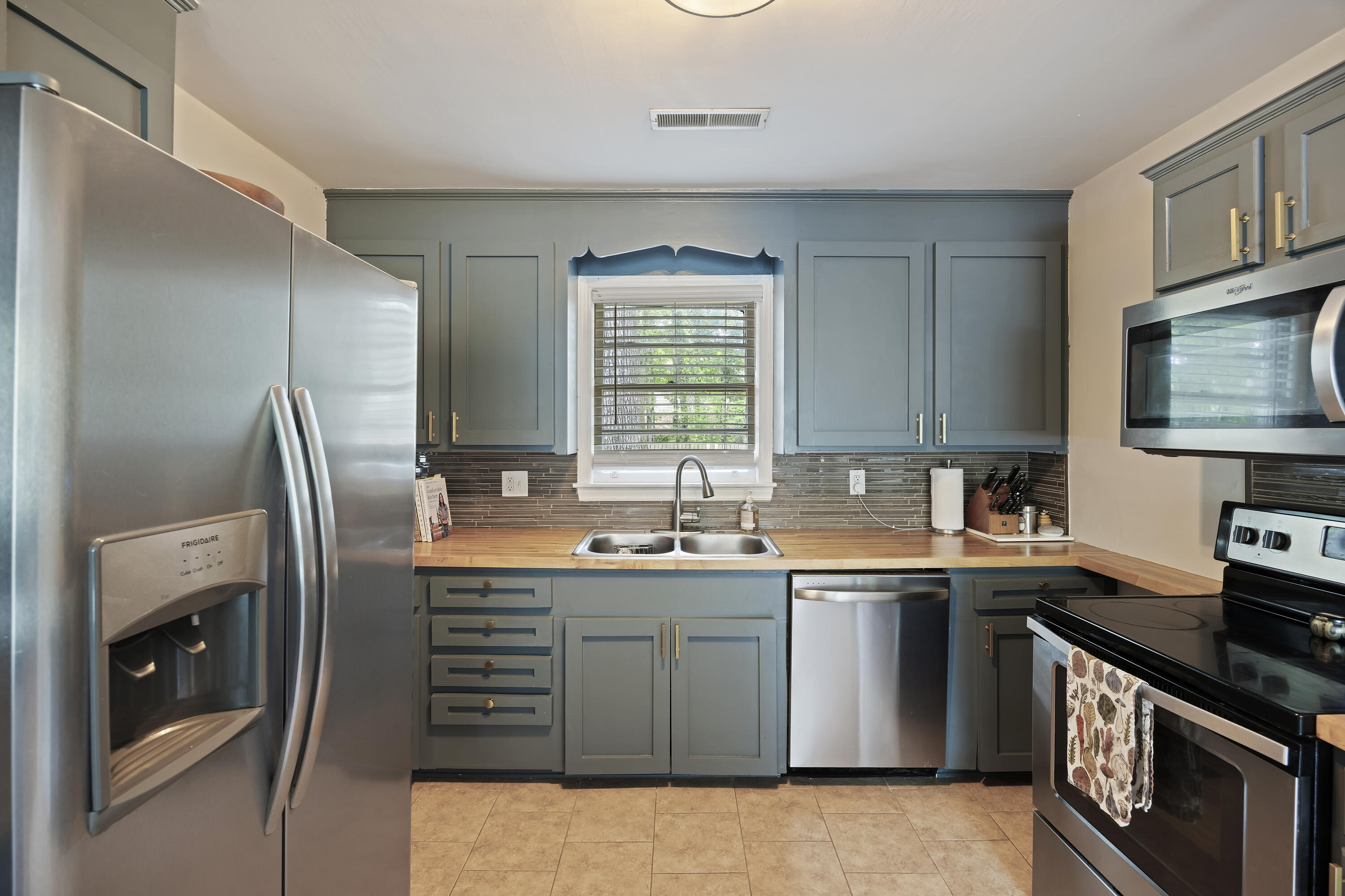 825 Savage Road Charleston, SC 29414 - Photo 16 of 35 243A9262